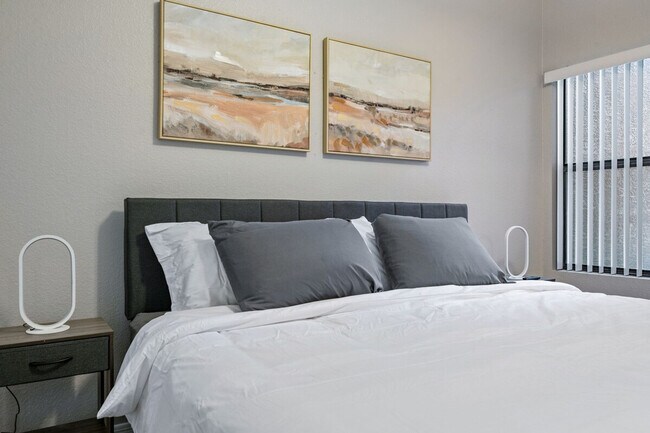 Building Photo - 2507 W Villa Rita Dr