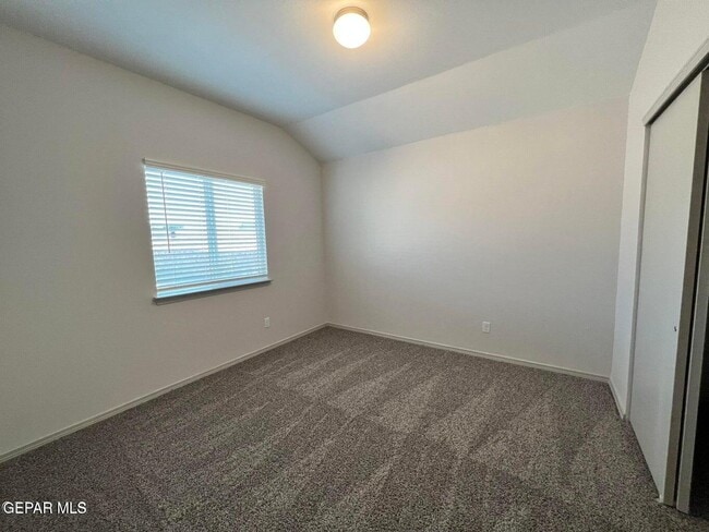 Building Photo - 461 Villa Ysleta