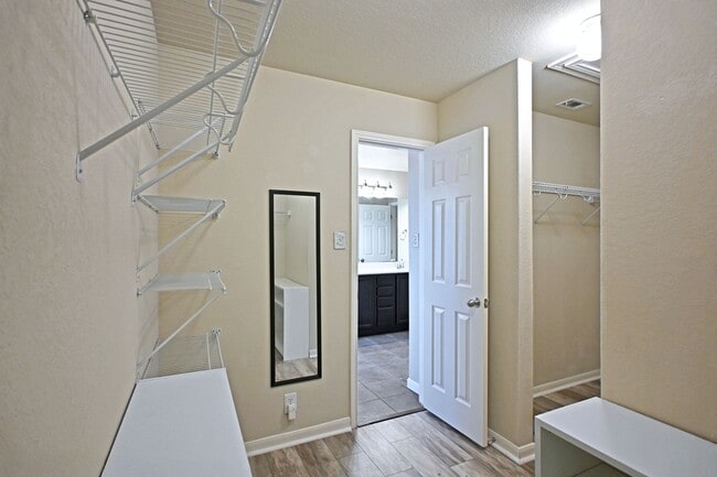 Building Photo - 934 Avery Pkwy