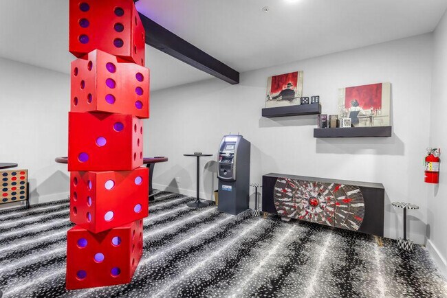 Building Photo - 156 Camellia St