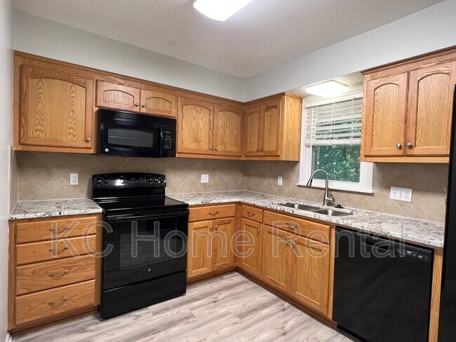 Building Photo - 506 Santa Fe St