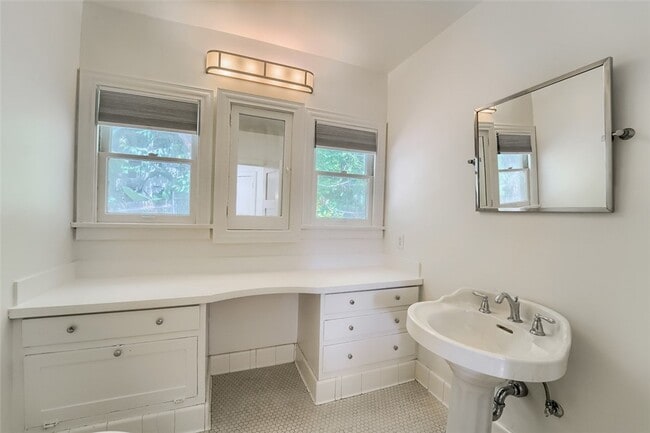 Building Photo - 5924 Graciosa Dr