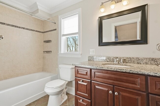 Building Photo - 597 Sea St