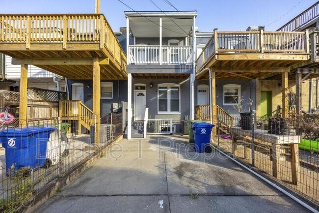 Building Photo - 10 N Ellwood Ave