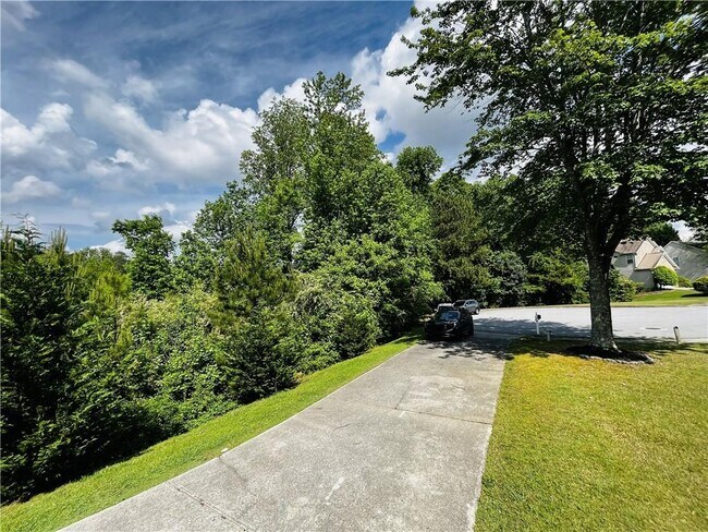 Building Photo - 2258 St Albans Pl