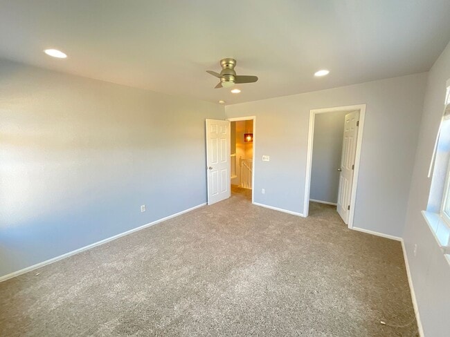 Building Photo - 6 Bedroom Home Available Near North Gate B...