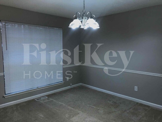 Building Photo - 120 Cinnamon Fern Cir