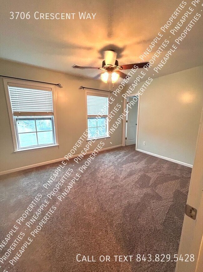 Building Photo - 3706 Crescent Way