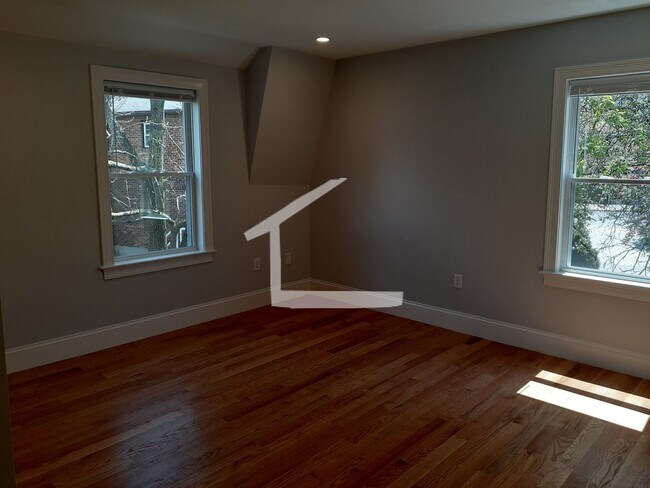 Building Photo - 16 Bothwell Rd