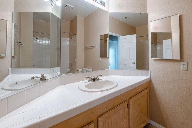 Building Photo - "Discover Comfort & Style: Spacious 3-Bedroom, 2-Bath Home in Las Vegas, NV!"