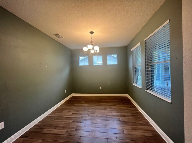 Building Photo - 4/3/2 HOME IN EDINA GARDEN OF EDEN