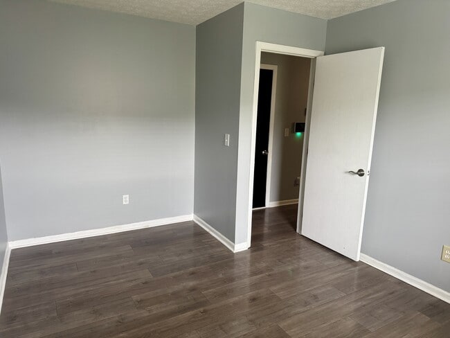 Building Photo - 4681 Grandover Dr
