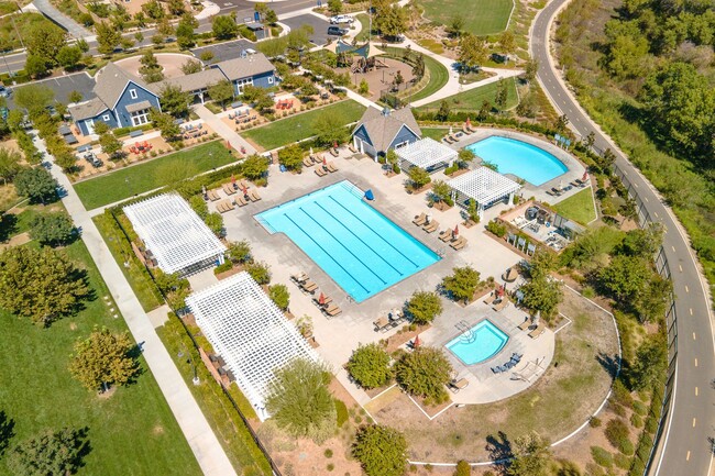 Building Photo - 5 BEDROOMS SOLAR AUDIE MURPHY RANCH