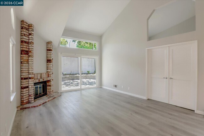 Building Photo - 1539 Trimingham Dr