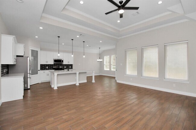 Building Photo - 14922 Indian Hill Trail