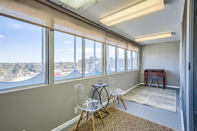 Building Photo - Fully Furnished Denver Apartment Near City Park, Cherry Creek & Congress Park