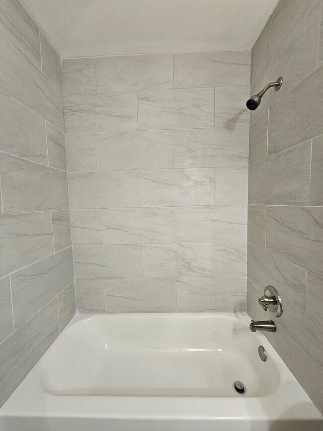 Building Photo - 4876 Orleans Ct