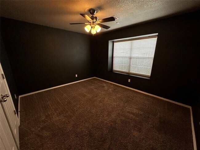 Building Photo - 6020 SE 86th St