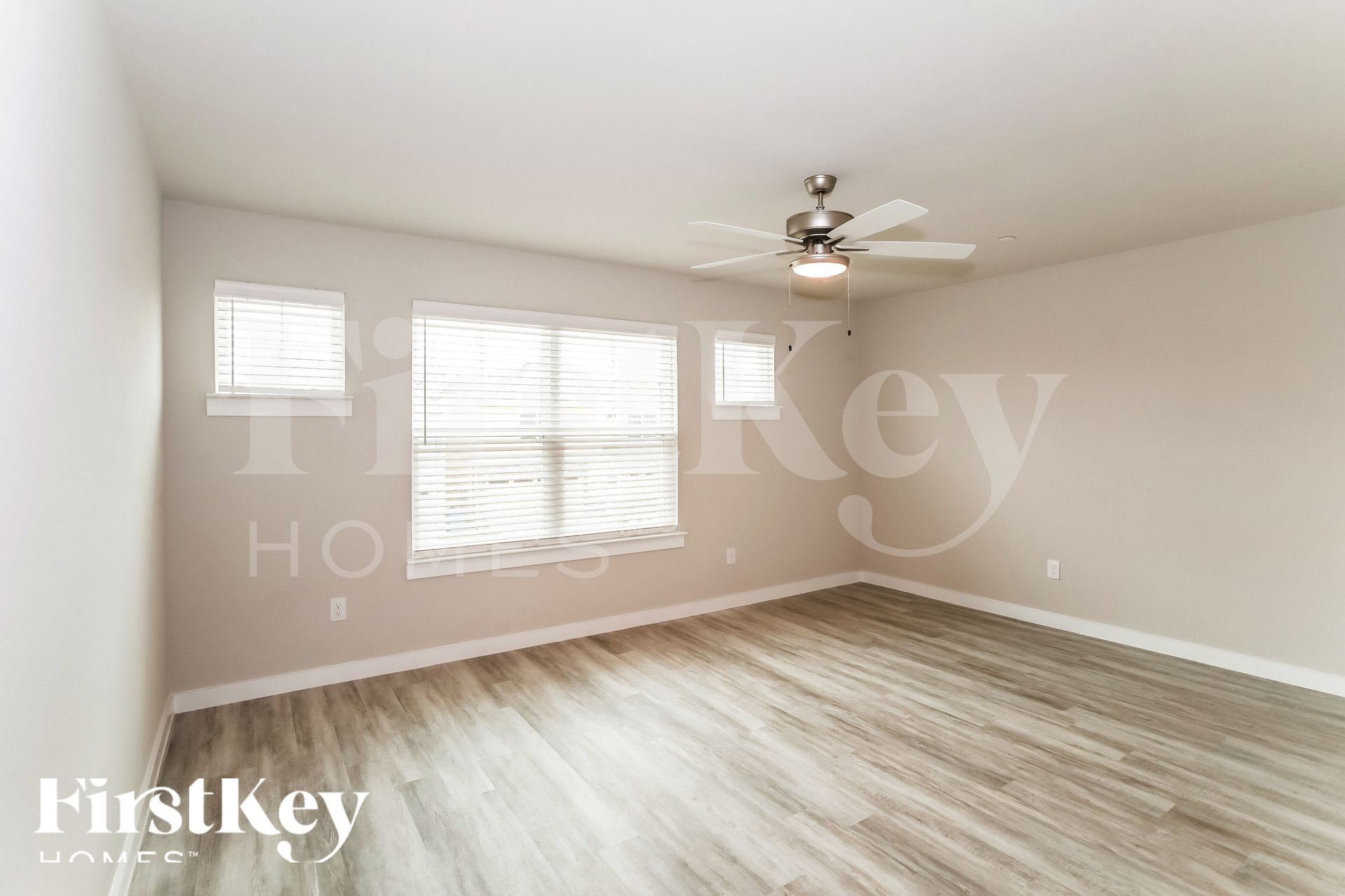 Building Photo - 327 Niki Dr