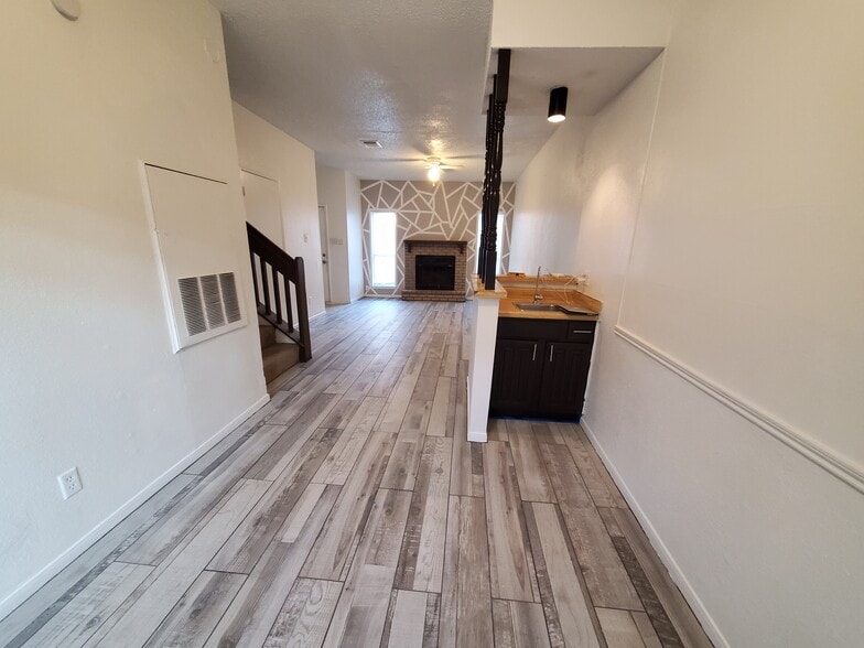 Living area - 12400 Brookglade Cir