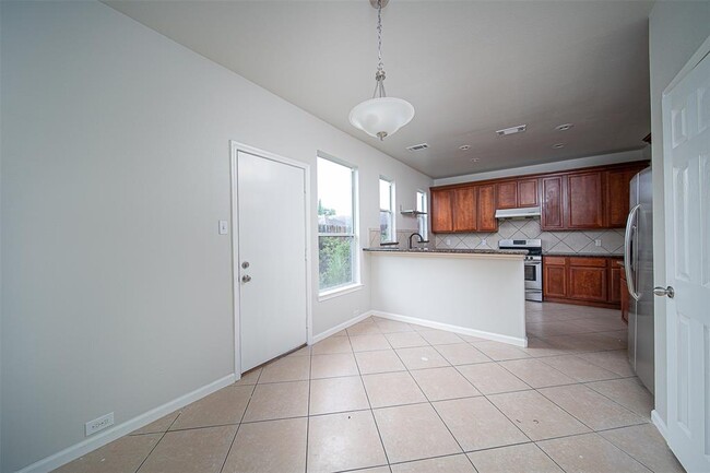 Building Photo - 13111 S Bellaire Estates Dr