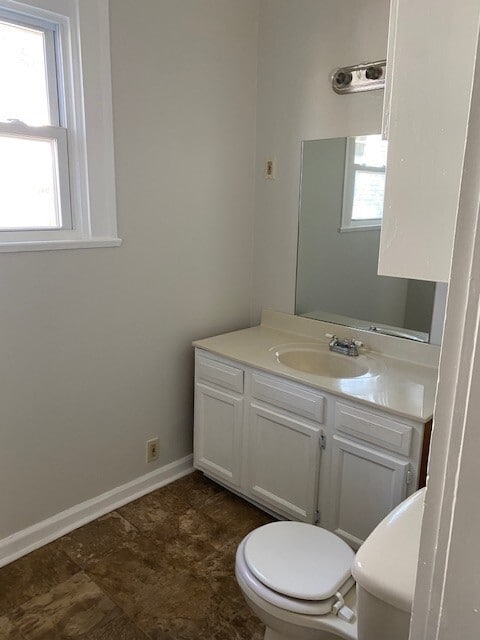 Building Photo - 2130 E Oak St