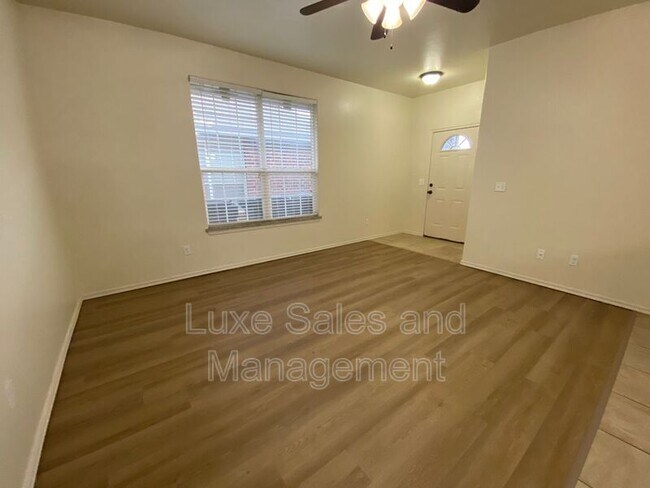 Building Photo - 1317 Garden Gate Dr