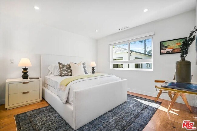 Building Photo - 2751 Midvale Ave