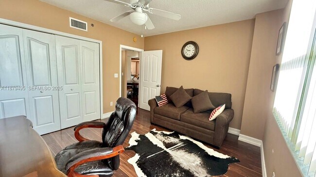 Building Photo - 2665 SW 37th Ave