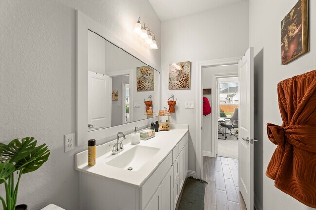 Building Photo - 1939 Shallow Canyon Ln