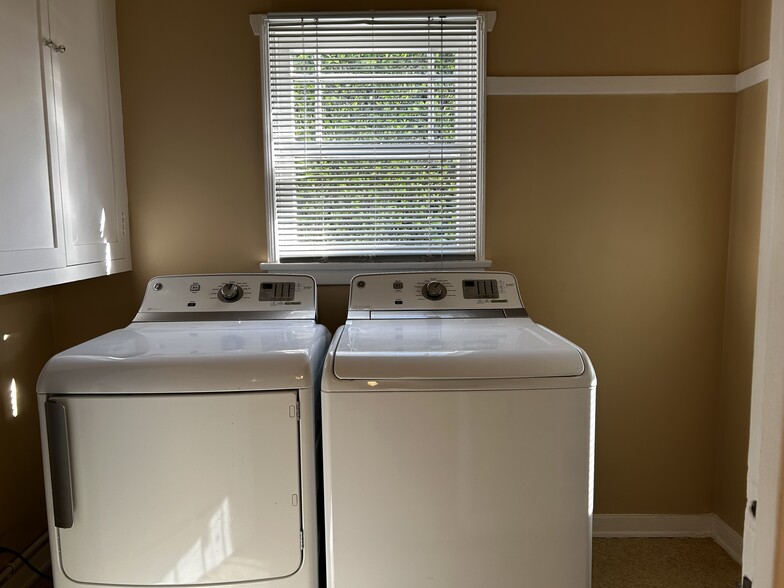 Laundry Room - 545 S Calle Santa Rosa