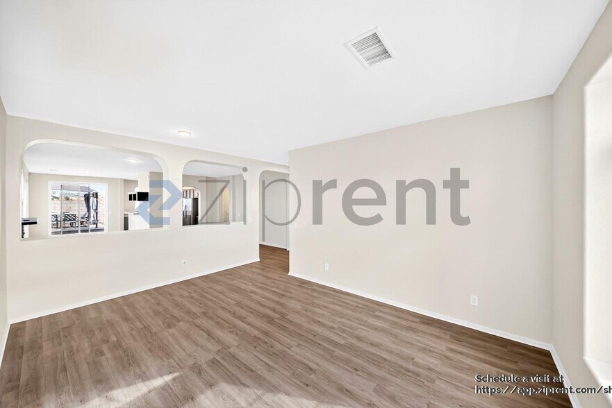 Building Photo - 38042 Grant Dr