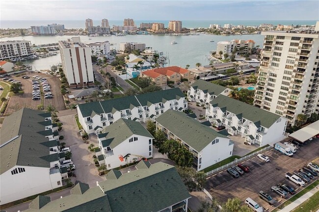 Building Photo - 320 ISLAND Way