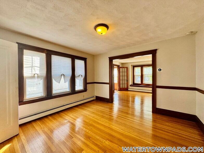 Building Photo - 137 Hillside Rd