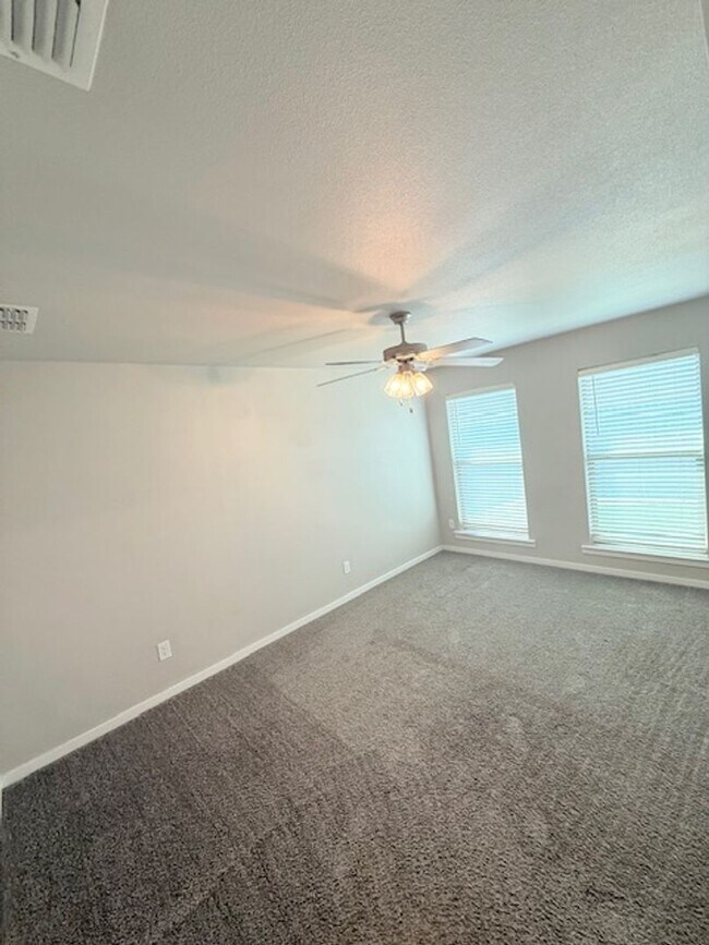 Building Photo - Upland Heights- 7055
