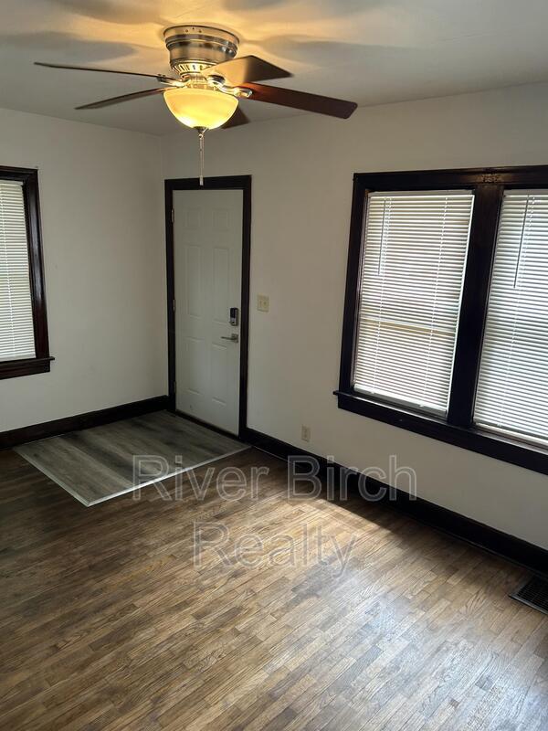 Building Photo - 2633 S Whittier Ave