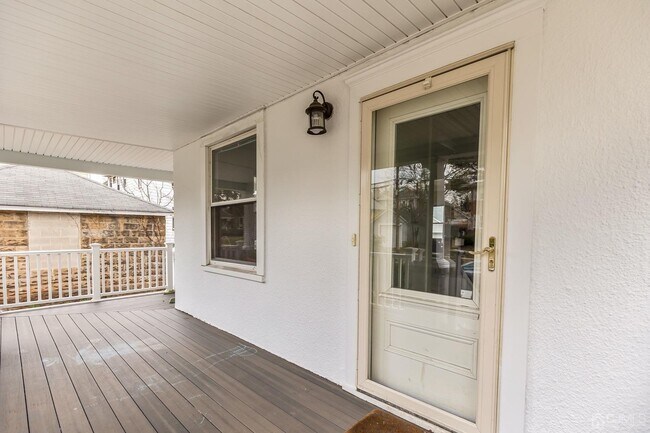 Building Photo - 236 Montgomery St