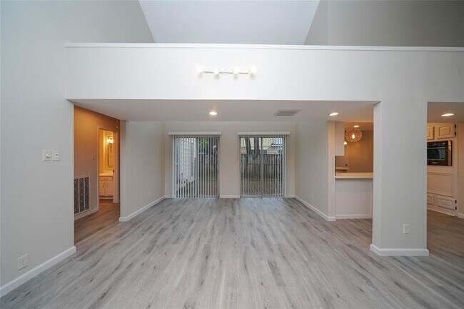 Building Photo - 5407 Oakhaven Ln