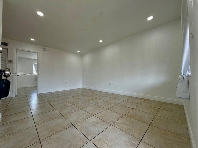 Building Photo - 3800 SW 102nd Ave