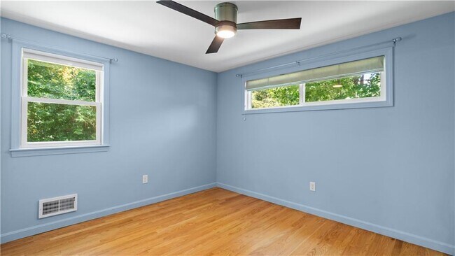 Building Photo - 40 Sachem Rd