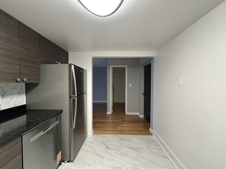 Building Photo - 525 N Quentin Rd