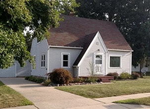 Building Photo - 529 E Broad St