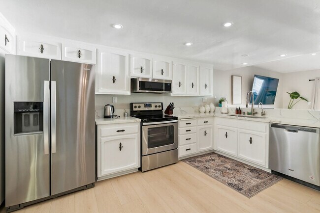 Building Photo - 3460 Carlsbad Blvd