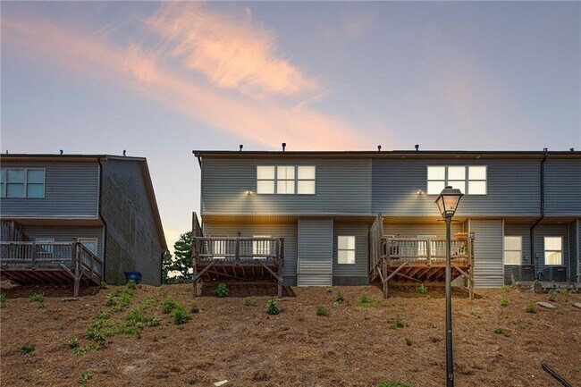 Building Photo - 290 Turtle Creek Dr