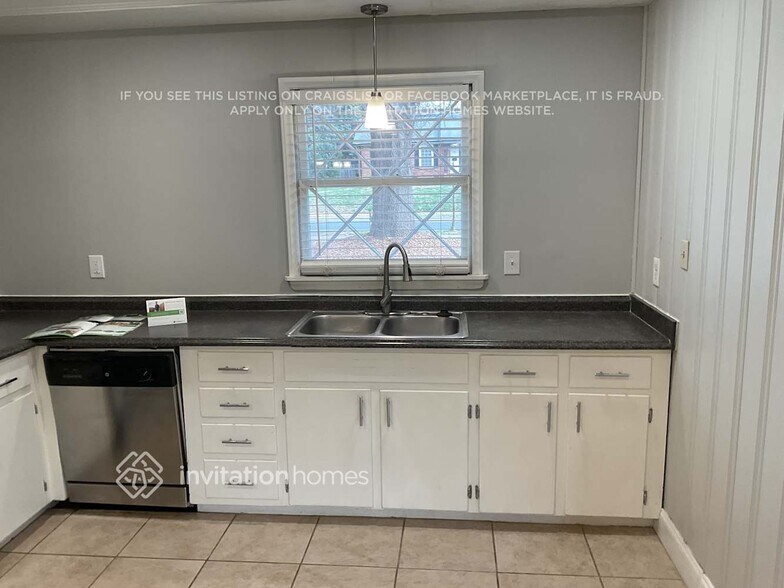 Building Photo - 1828 Archdale Dr