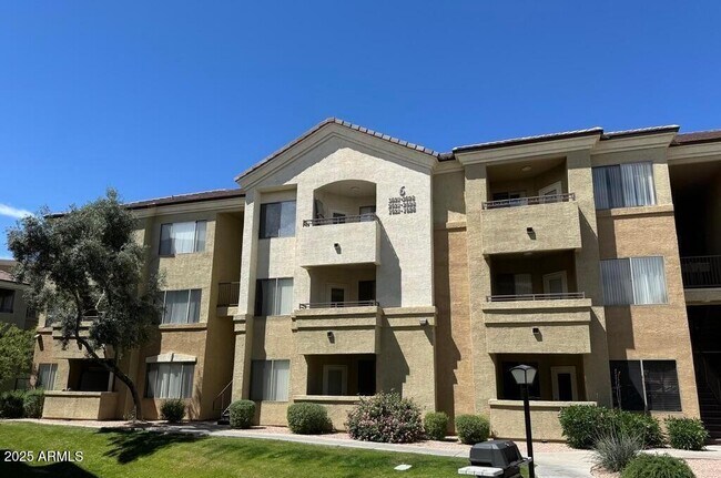 Building Photo - 18416 N Cave Creek Rd