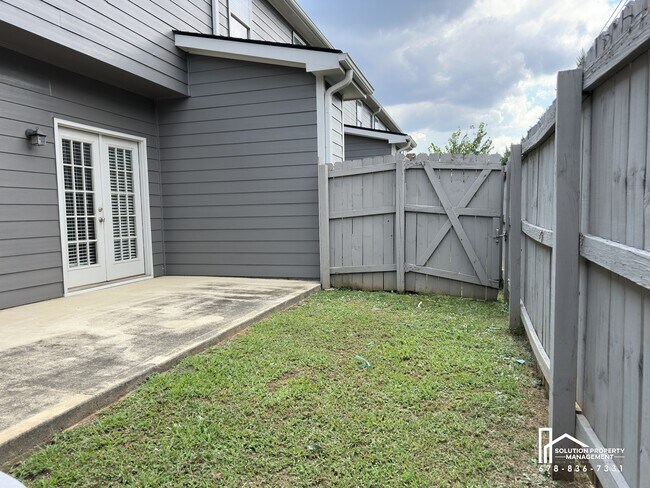 Building Photo - 34 N Oaks Cir