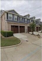 Building Photo - 2220 Stoneleigh Pl