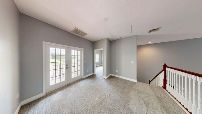 Building Photo - Beautiful 2 Bed 2.5 Bath Townhouse in Magn...