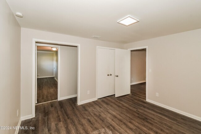 Building Photo - 7070 Perke Dr